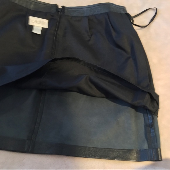 Vintage Cache Black Leather Mini Skirt 80’s Lined Zipper Size 6 - Picture 4 of 8